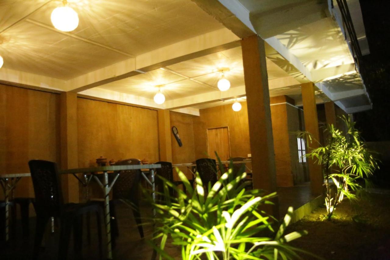 Share Safari Family Bungalow Udawalawe Buitenkant foto