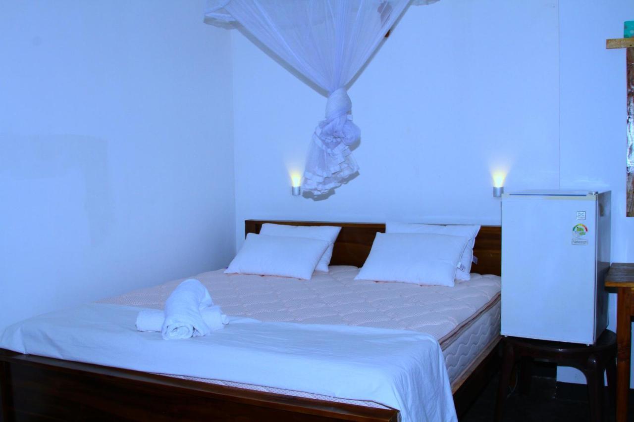 Share Safari Family Bungalow Udawalawe Buitenkant foto